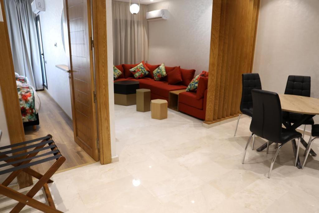 Quiet Hotel Kazablanka Dış mekan fotoğraf