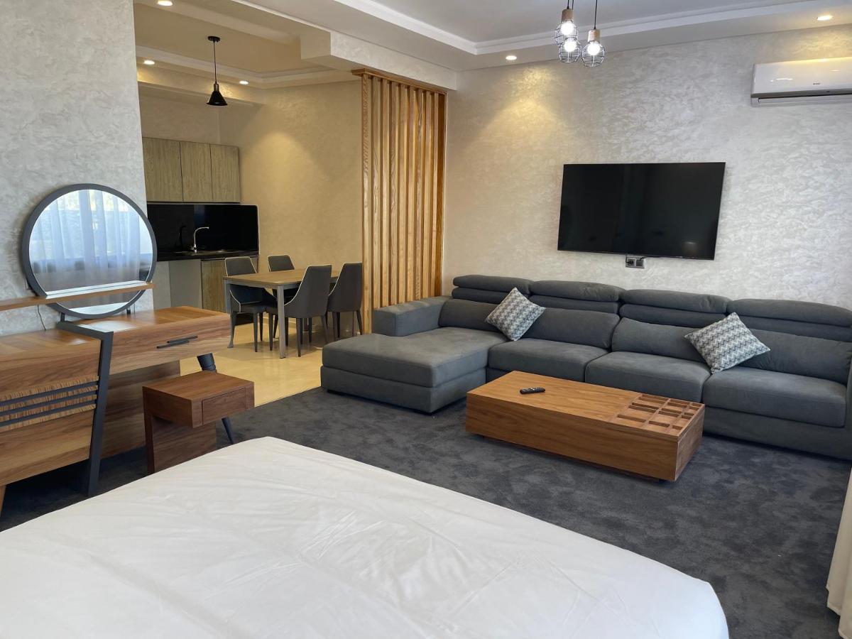 Quiet Hotel Kazablanka Dış mekan fotoğraf