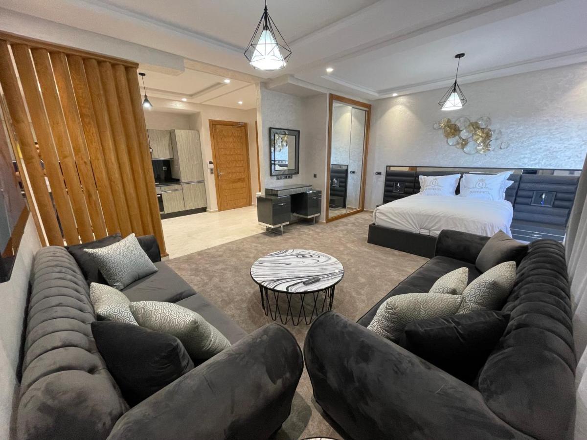 Quiet Hotel Kazablanka Dış mekan fotoğraf